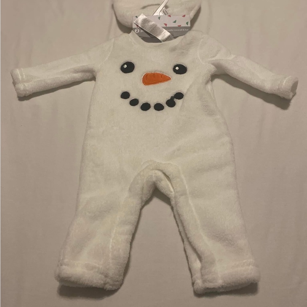 Never worn. Smoke and pet free home.